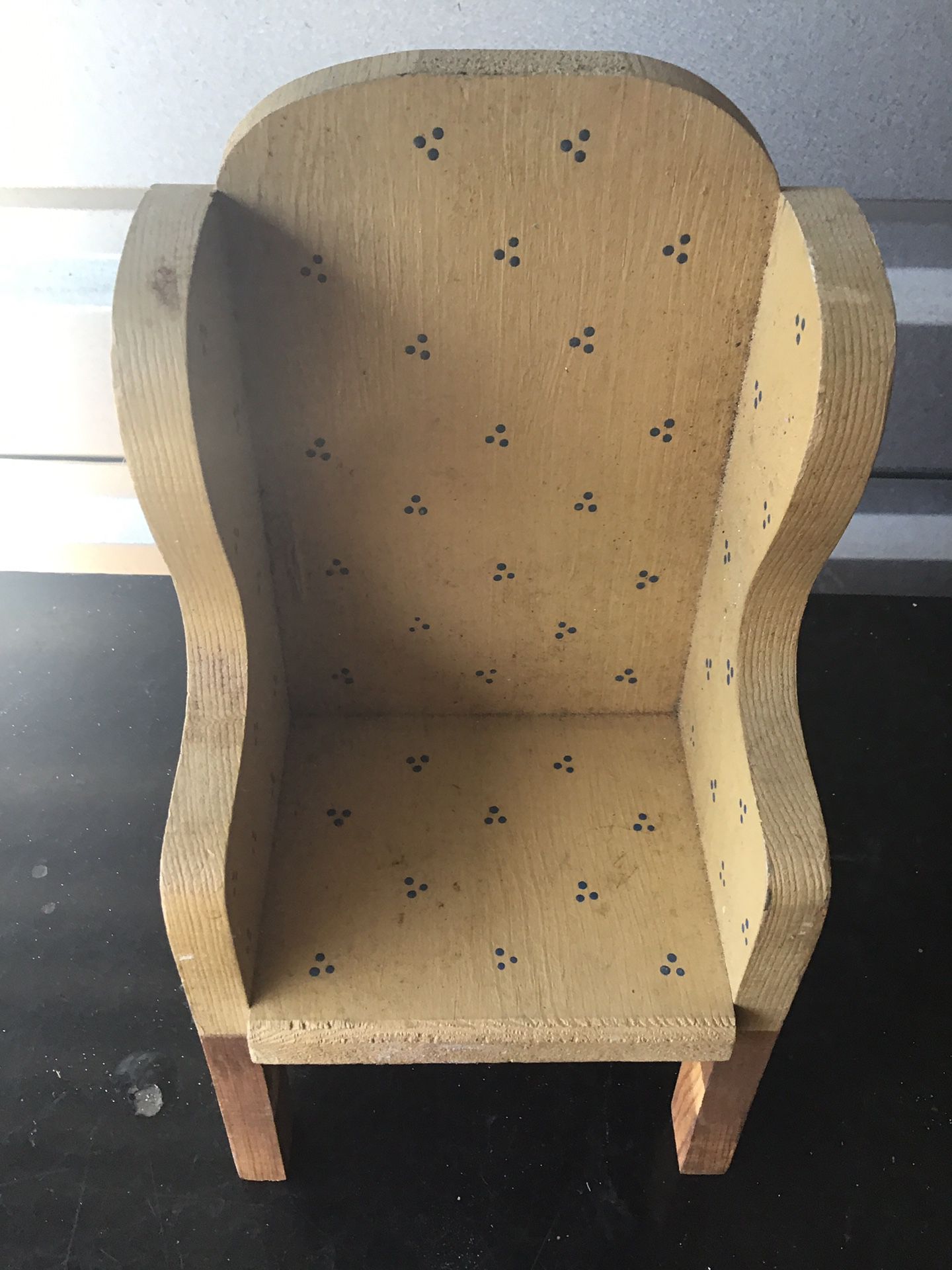 Small Decorative Wood Chair 10”x5”x 4-1/2”