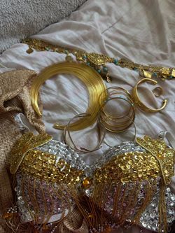 Cleopatra Costume Size small - HALLOWEEN WOMENS COSTUME