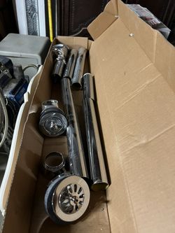 Regular Swivel Head Waste And Overflow Set.