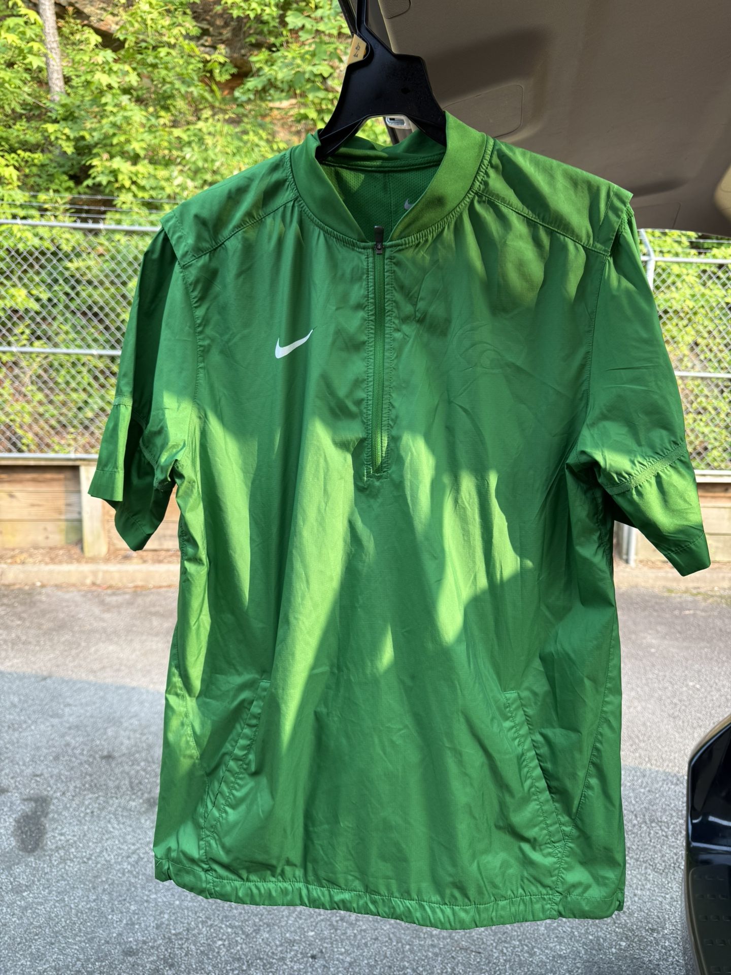 Nike Windbreaker Color Green