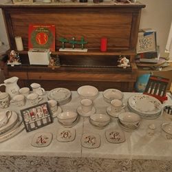 Porcelin Figurines Hand Crafted. China