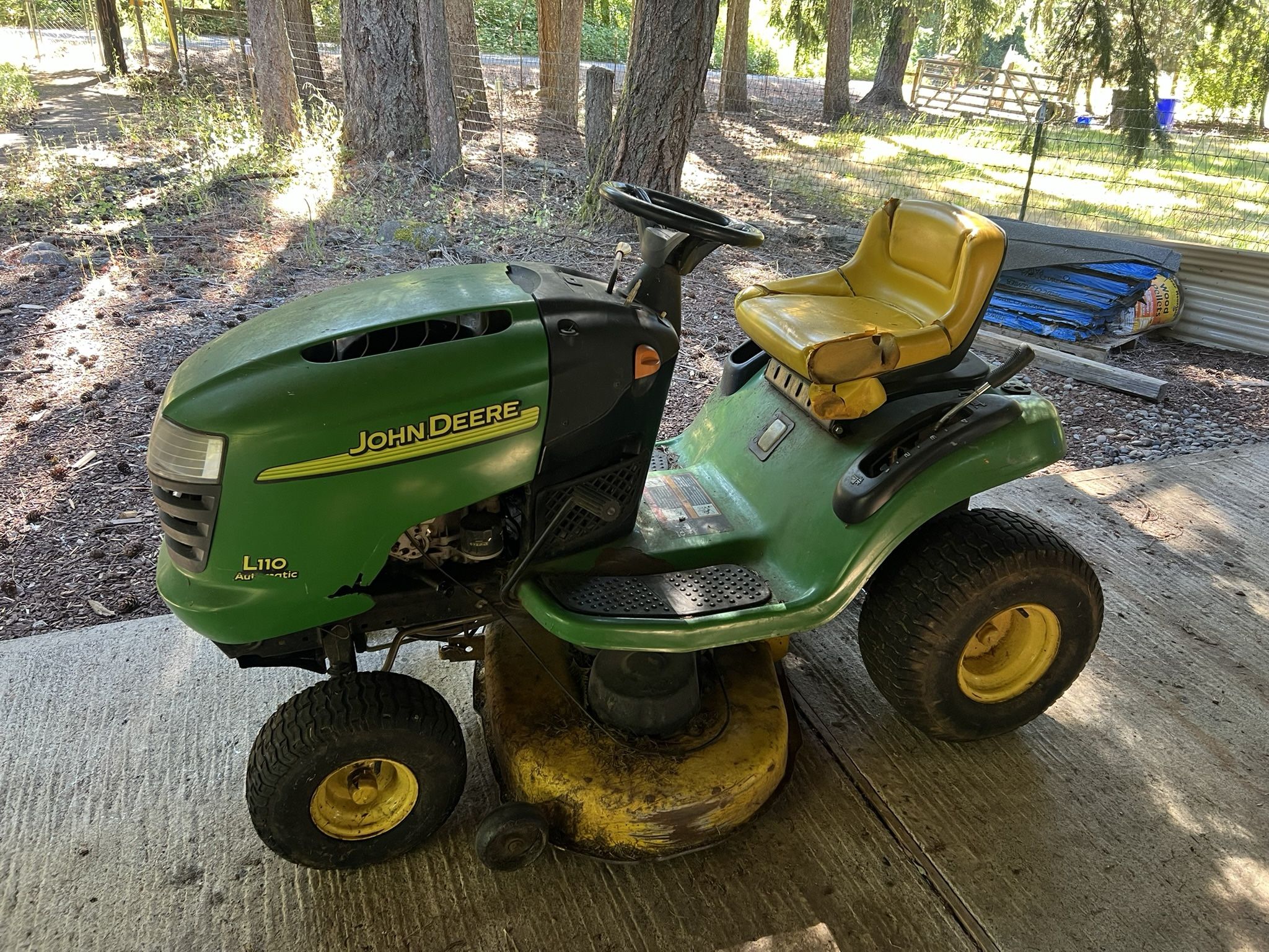 John Deere Riding Lawn Mower