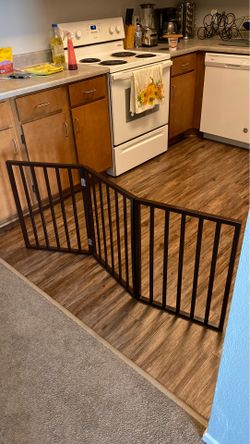 Like new doggy gate