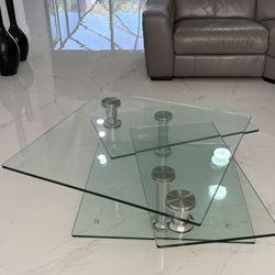 Modern Table (Moving Sale “El Dorado”)
