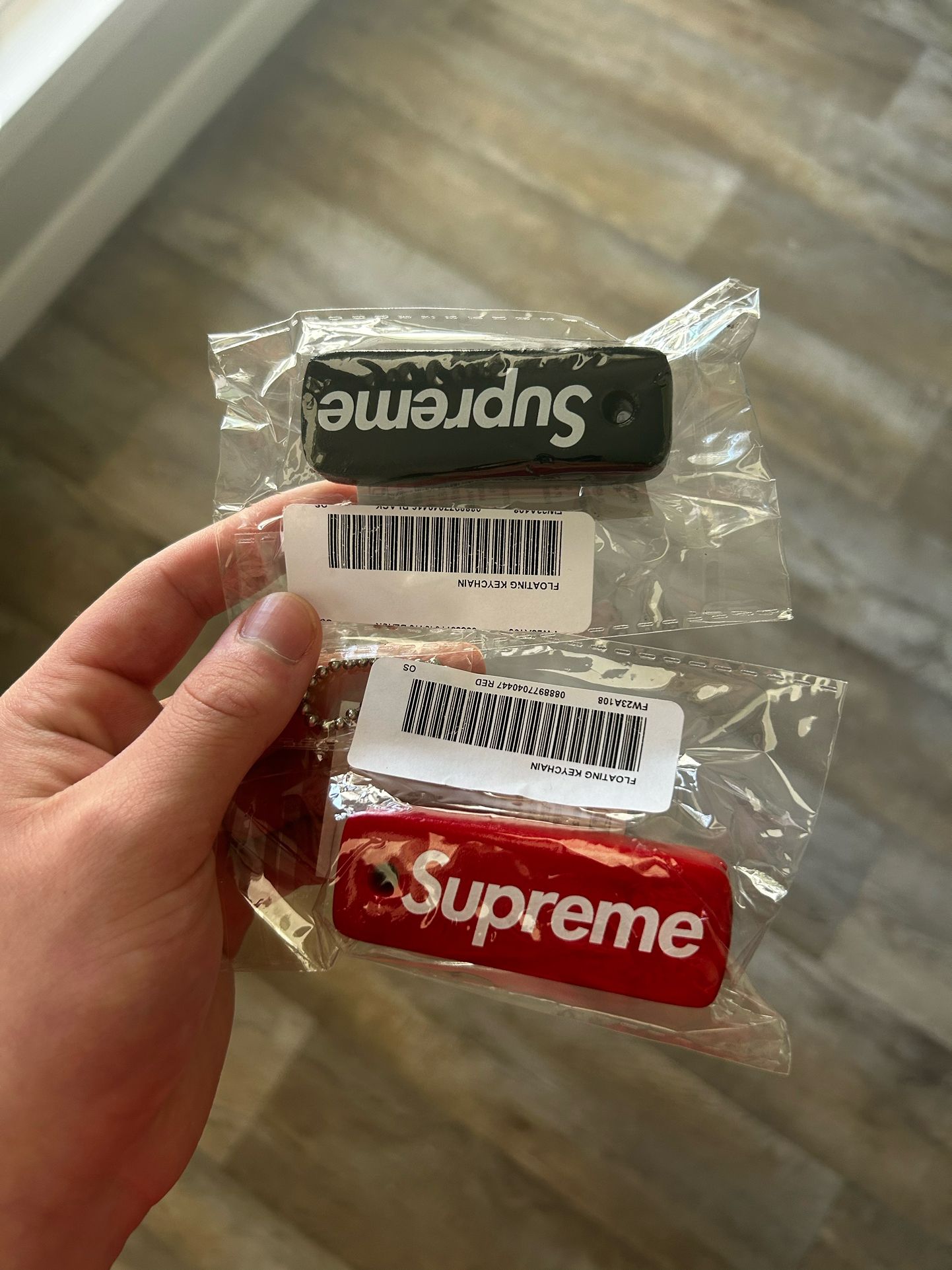 Lot 2 Supreme Floating Keychains Black Red