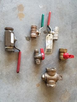 Misc ball valves, 1/2" and 3/4"