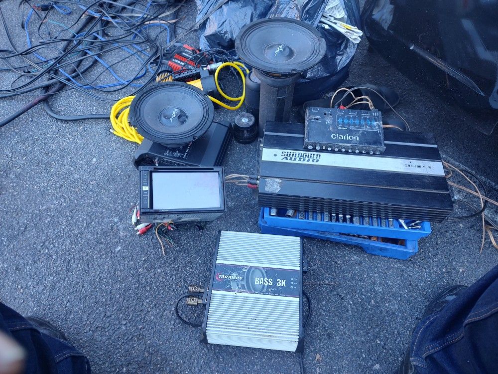 Sound System For Sell Sounds Good And Loud EQ Makes It Sounds Good With No Distortion