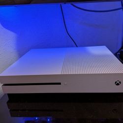 Xbox One S & Wireless Controller