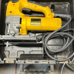 DEWALT 6.5 Amp Corded Variable Speed 