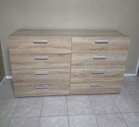 8 drawer double dresser