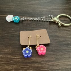  Earrings And Keychain