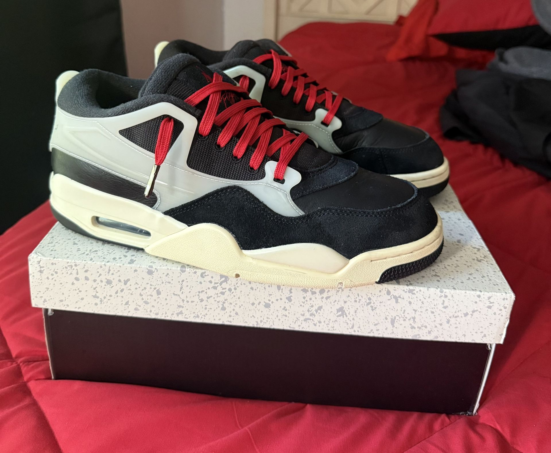 Nike Air Jordan 4