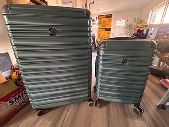 Luggage sets different prices and condition
