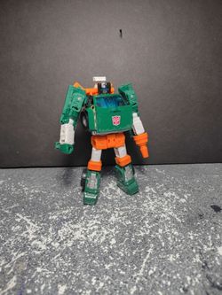 Transformers Earthrise Deluxe Class Autobot Hoist