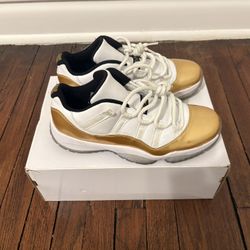 2 Pairs Of Jordan 11