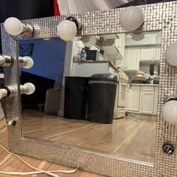 Vanity Mirror With Lights 
