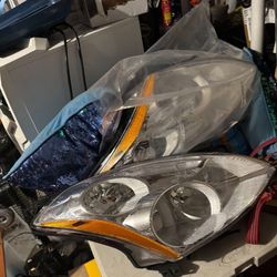 Nissian Altima 08 Headlights 