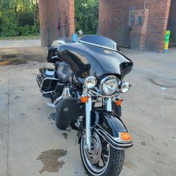 2005 Harley Davidson FLHTC Glide Classic 