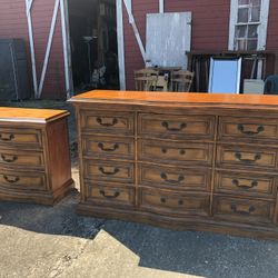 Bassett Wood Dresser With 2 Bedside Tables And Mirror