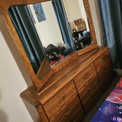 Vintage Dresser With Tri-Fold Mirrort