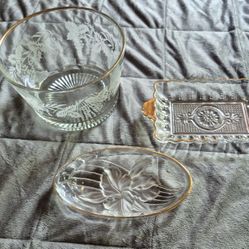 Beautiful  Vintage Cut Crystal Glass With Gold Trim 