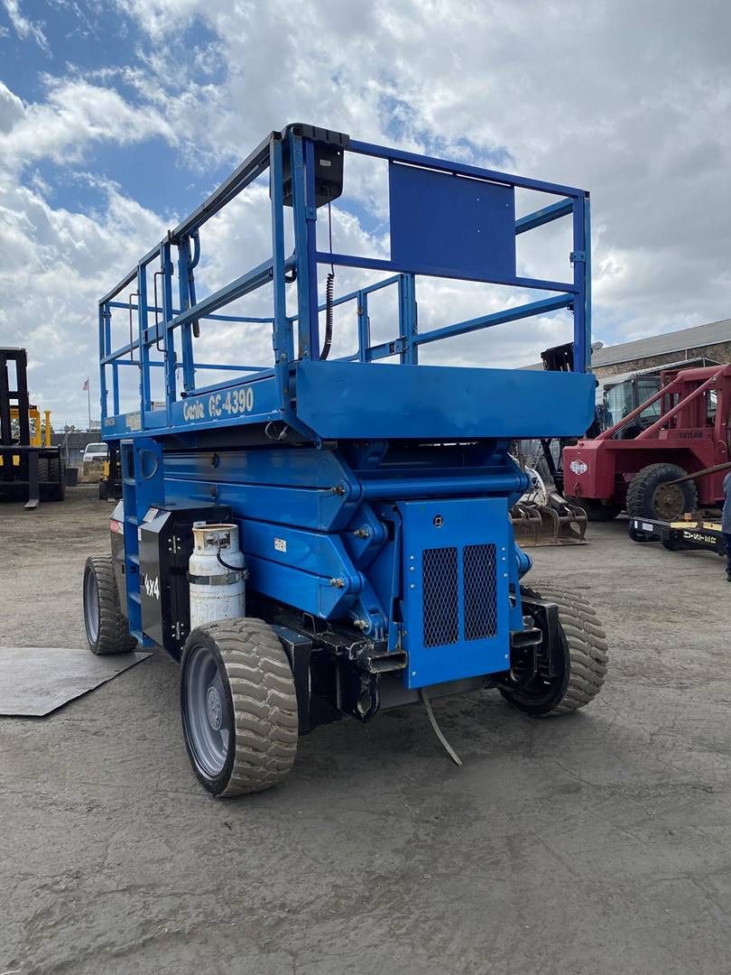 2014 Genie GS4390 Dual Fuel 4x4 Scissor Lift METER READING 3,545 Hours SERIAL # GS9014- 43 ft Max Lift Height, 1500 lb Max Weight Capacity, Platform E