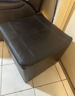 Ottoman W/ storage / Dark Brown leather