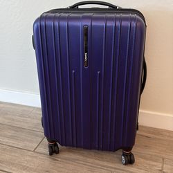 Traveler’s choice purple 24” checked bag
