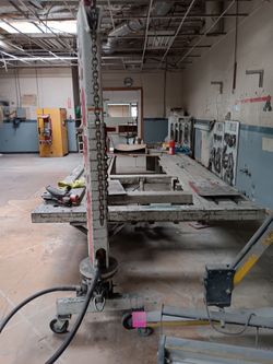Chief frame straightener