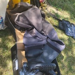 Fishing Waders Size M 5 Brand New $50