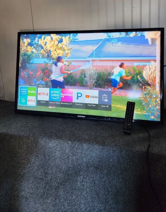 Samsung 40" Smart TV UN40H5201AFXZA