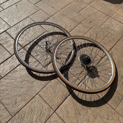 Bicycle rims and tires(RM 19)