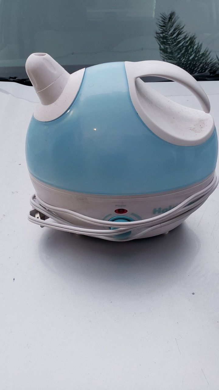 Small adjustable humidifier. 5