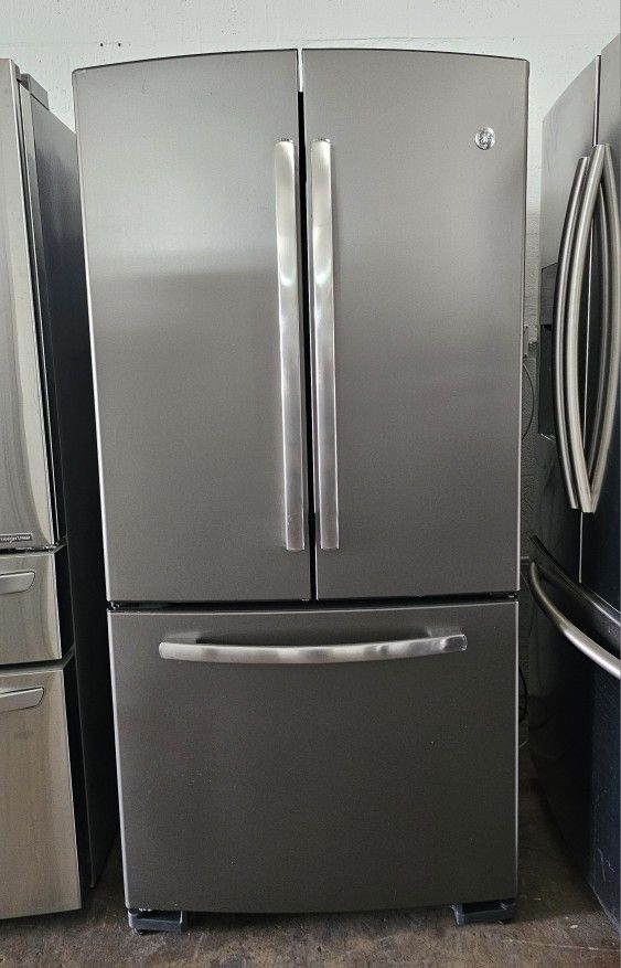 GE REFRIGERATOR. 33 "