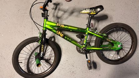 Avigo 18” Freestyle BMX Bike 18 in