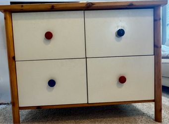 Free wooden shelf