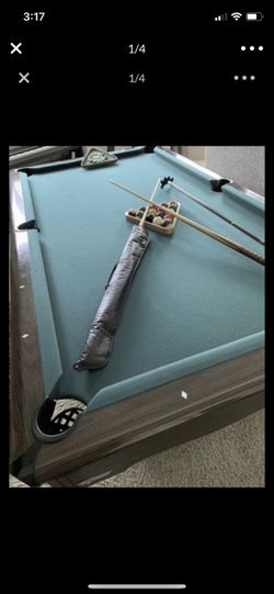 Selling a pool table, it’s in very good condition, the pool table is very heavy not easy move it, Only serious buyers, selling it for $1,300