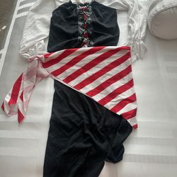 Women’s Pirate Costume M