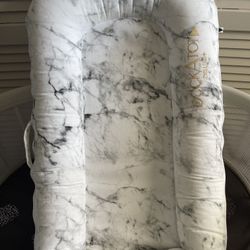 Doc A tot Marble lounger