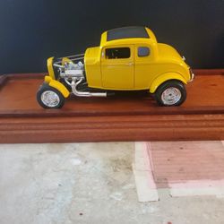 1932 FORD DIECAST CAR /Ertle