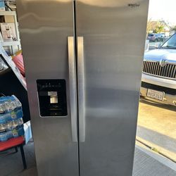 REFRIGERATOR/REFI EXCELLENTES CONDICIONES /WORKS GREAT👍✅💯