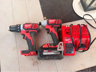 Milwaukee impact and drill with battery