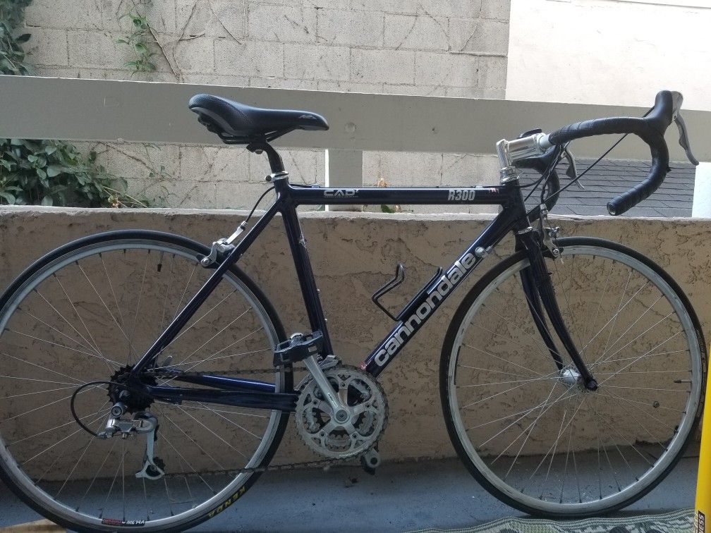 cannondale cad2 r300 road bike for Sale in Los Angeles, CA OfferUp