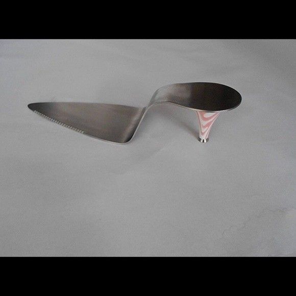 Brand NEW NEVER USED: Pampered Chef Pink Zebra High Heel Cake Server #1171
