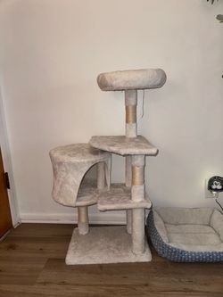 Cat/ pet tree