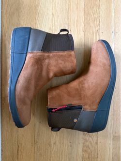 BOGS Brown Leather Chelsea Boots - Womens Size 9