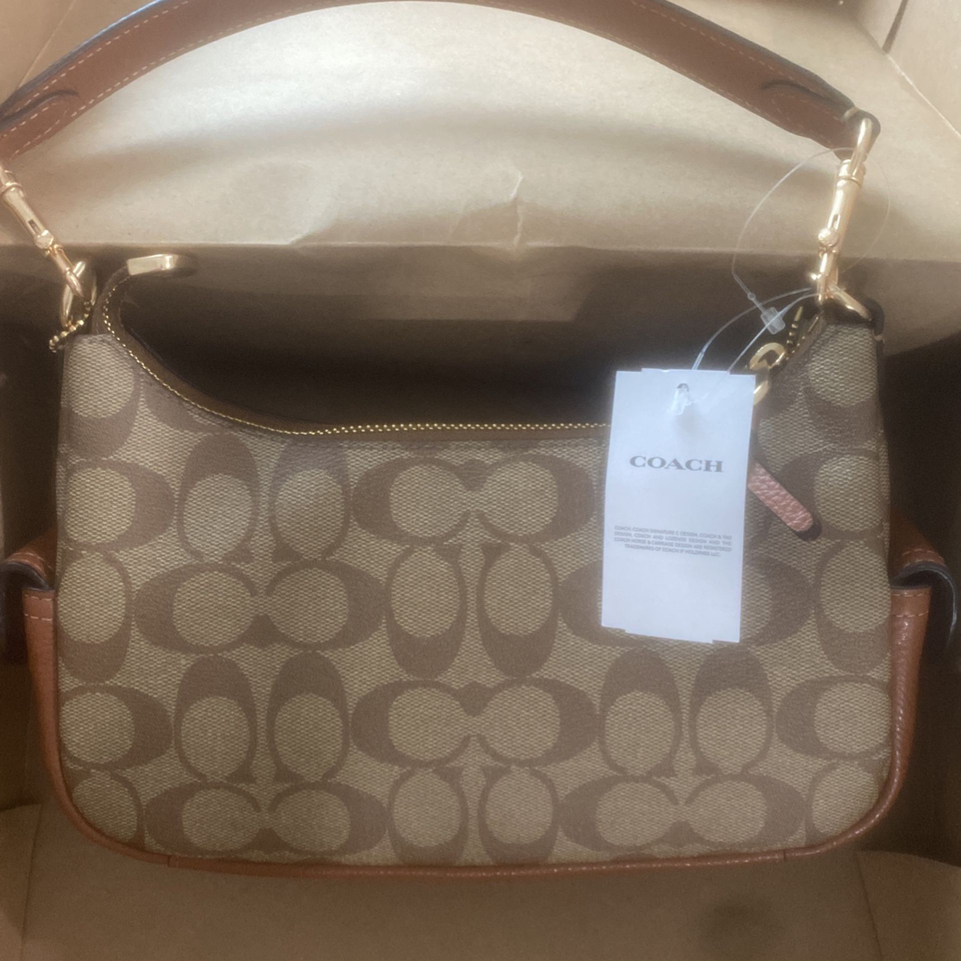 Hand Bag for Sale in North Miami, FL - OfferUp