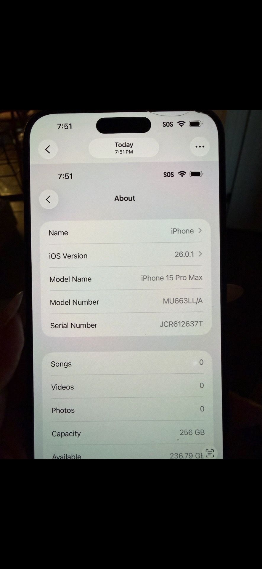 iphone 15 pro max 256GB (small crack on top)