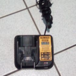 DEWALT BATTERY CHARGER 