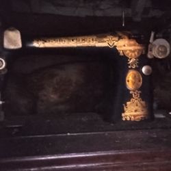 1925 Vintage Singer Sewing Machine With Swinging Desk Model 127